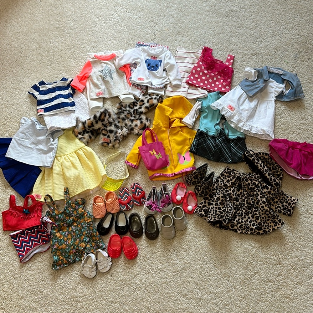 18” doll accessories. EUC